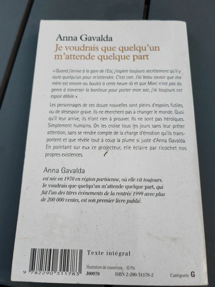 Je voudrais que quelqu'un m'attende quelque part - photo numéro 2