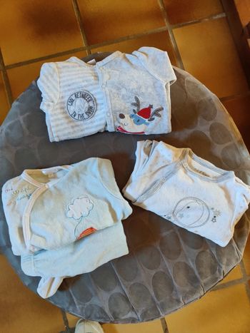 Lot pygama taille 6 mois
