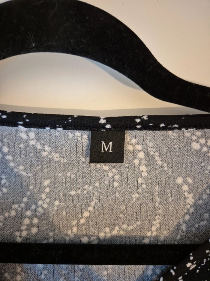 Robe jamais portée - photo numéro 3