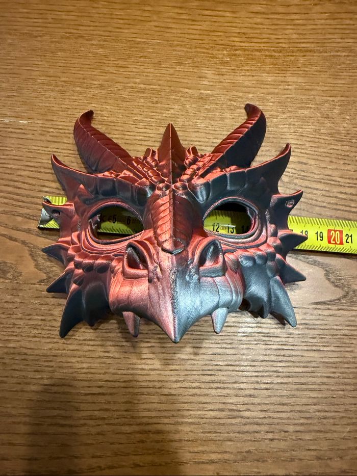 Masque décoratif dragon