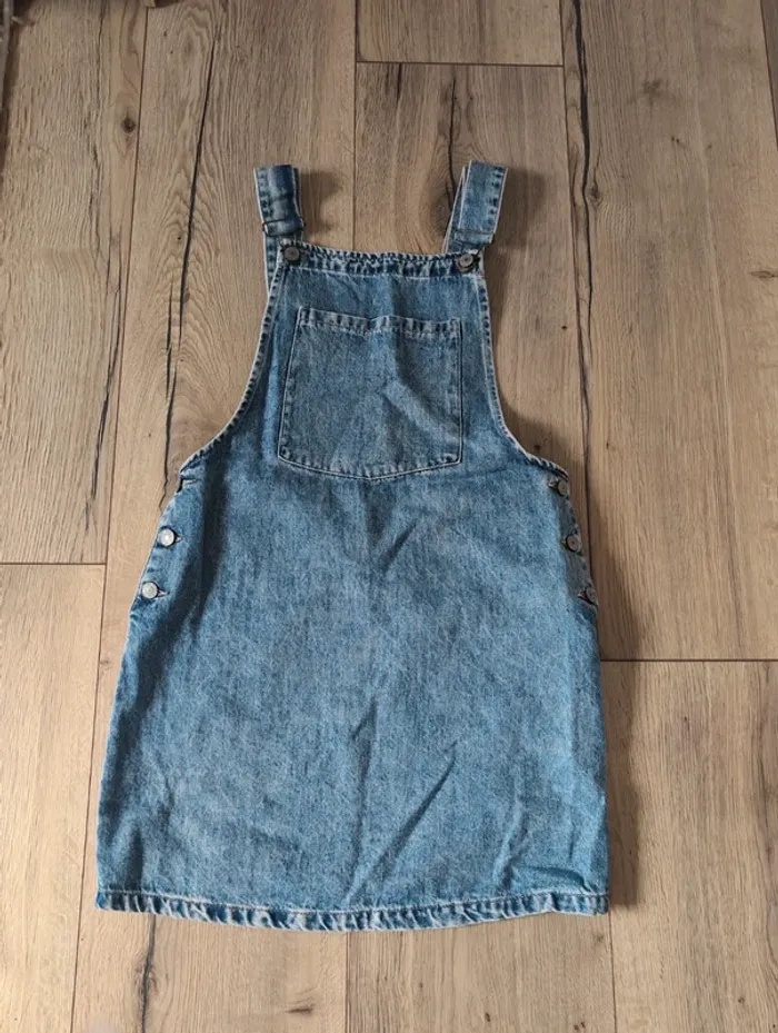 Robe en jean salopette