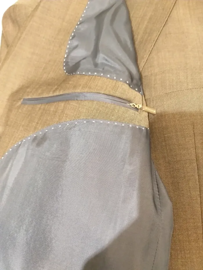 Costume neuf - photo numéro 3