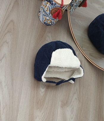 Chapka bi-matiere velour et moumoute 3-6 mois