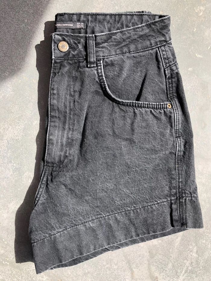 Short jeans Zara taille 38 - photo numéro 3