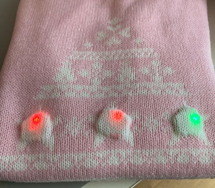 Pull de Noel lumineux T 10/12 ans - photo numéro 3