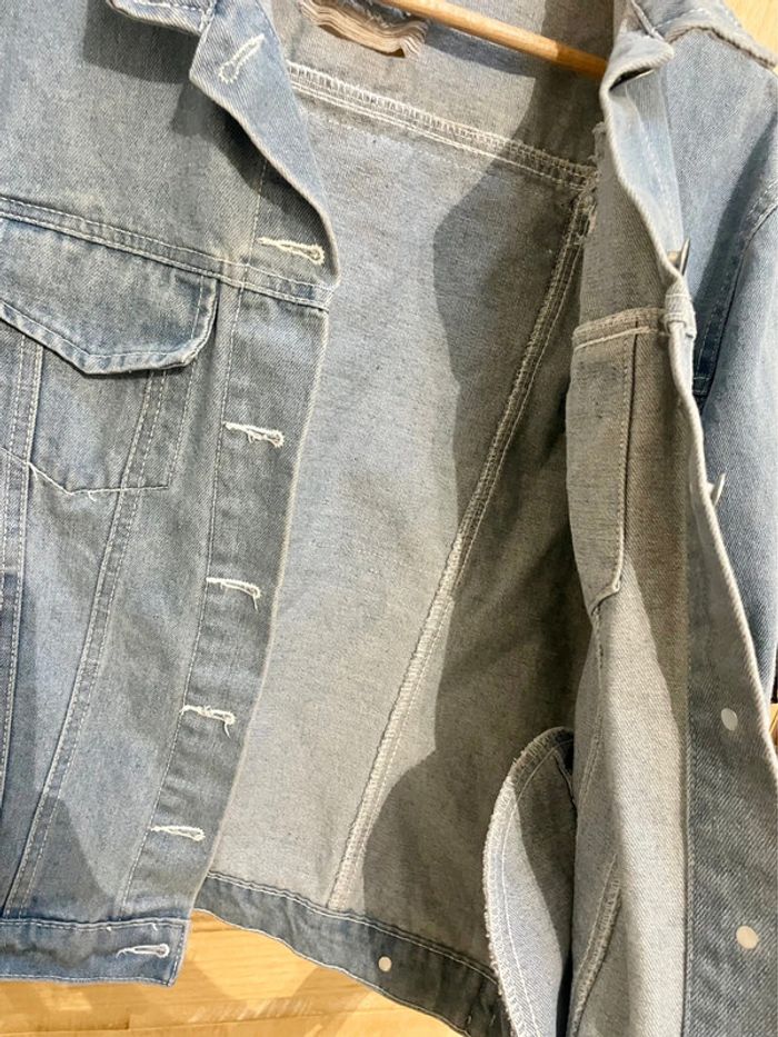 Veste en jean destroy customisée “Where is my mind?” originale, bleu clair - taille S - photo numéro 8
