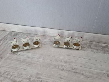 Bougeoirs avec bougies