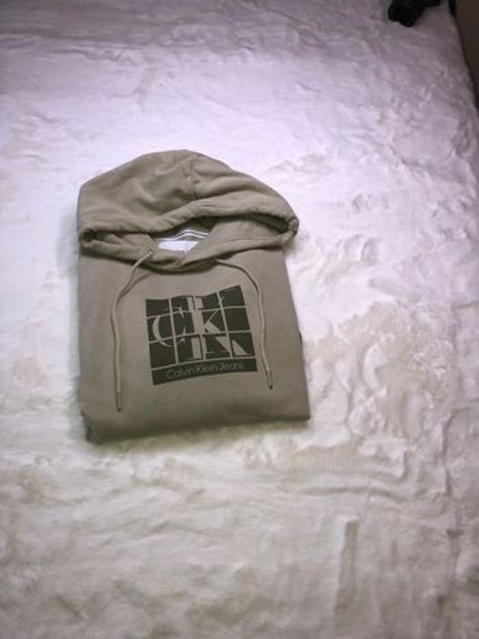 Pull homme Calvin Klein, vert, très bon état taille M - photo numéro 2