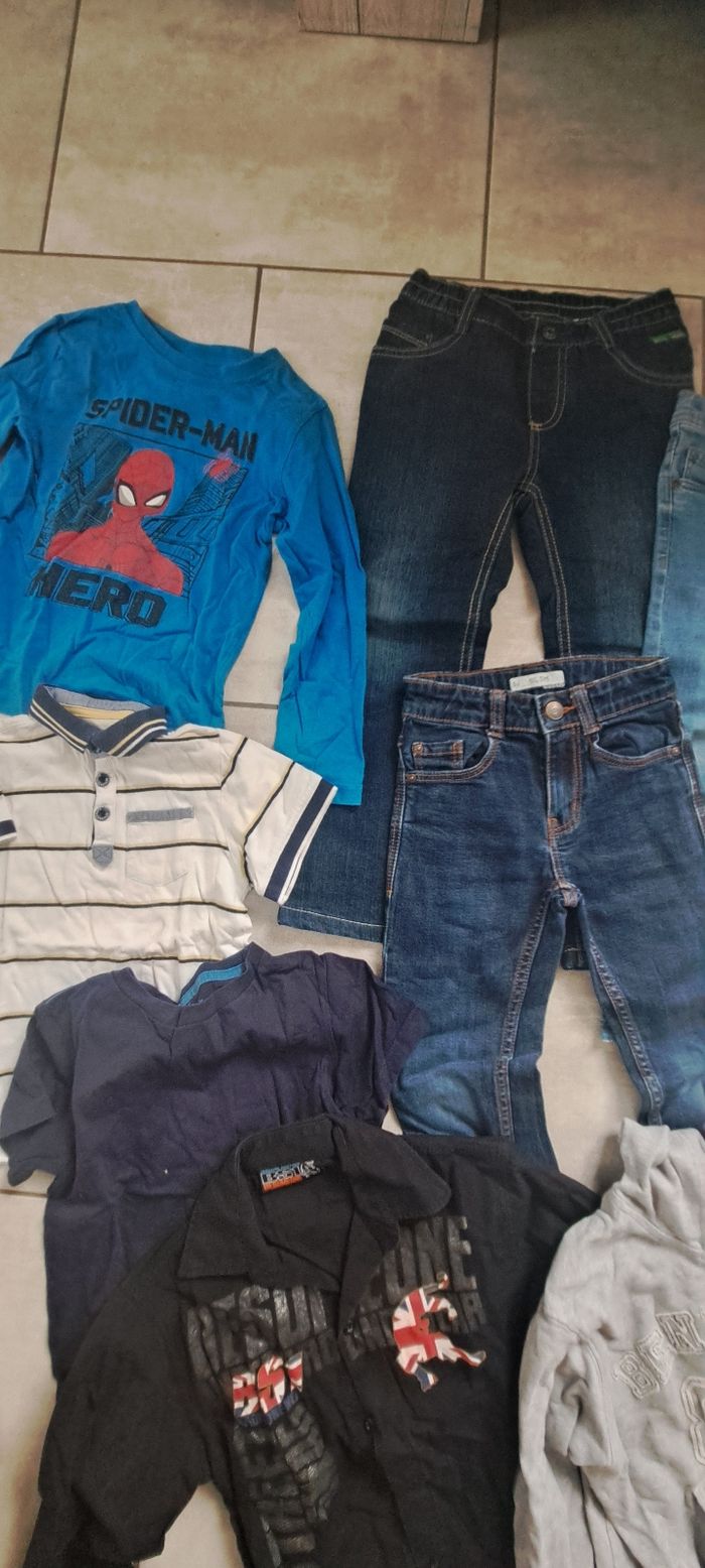 Lot vêtements garçon 5 ans - photo numéro 2