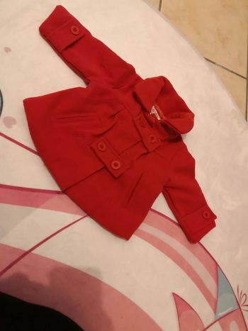 Manteau rouge 6 mois