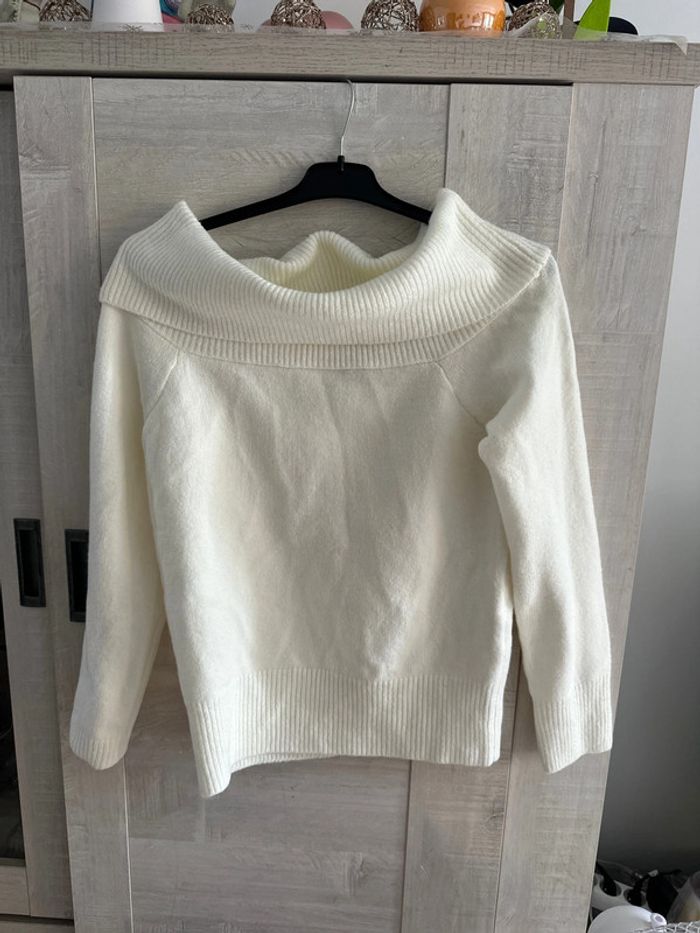 Pull épaules dénudées taille S neuf
