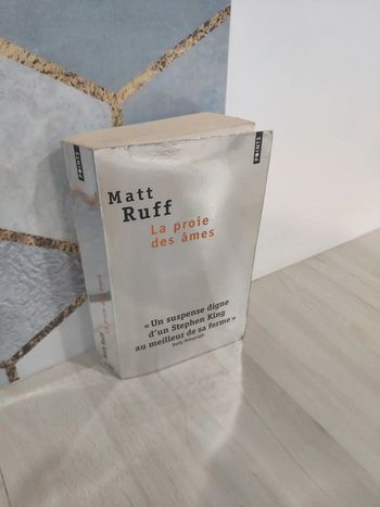 Livre poche la proie des âmes Ruff suspense digne de Stephen King