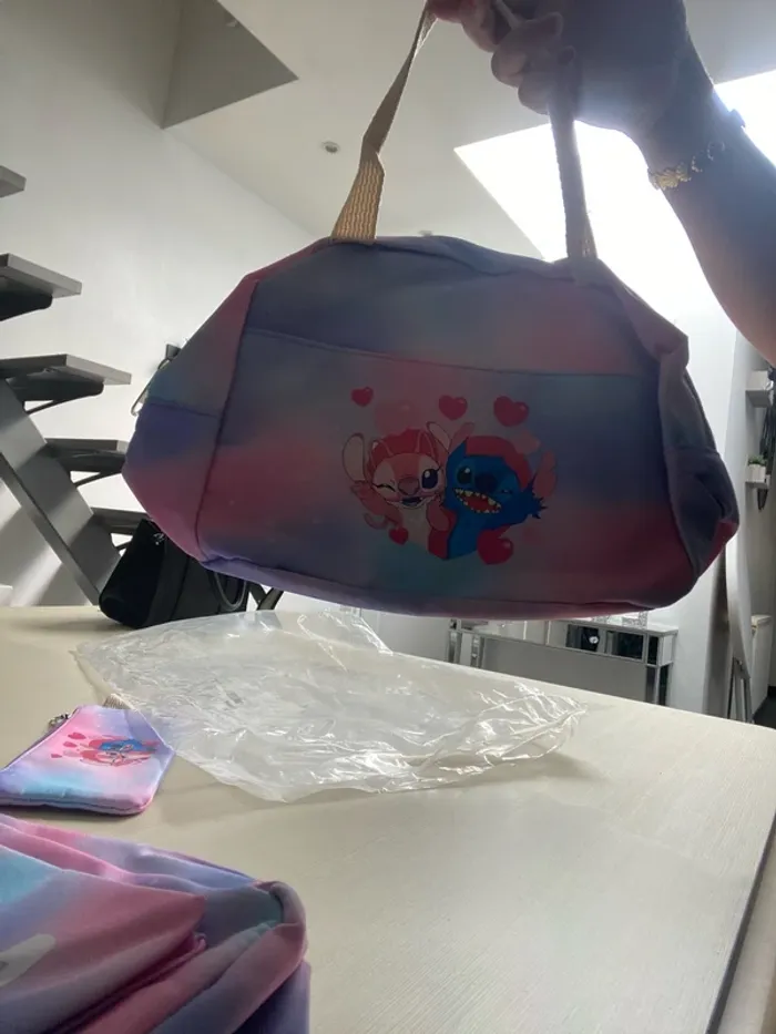 Cartable neuf avzc trousse et petit sac stitch - photo numéro 4