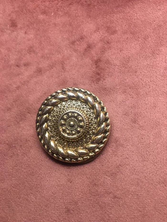 Broche