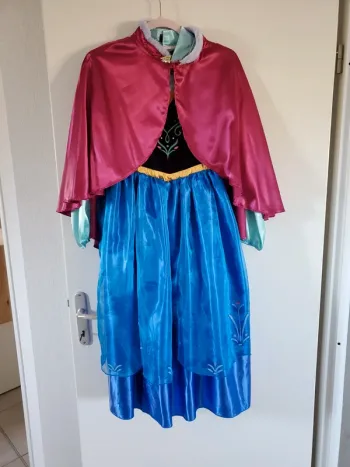 Robe anna avec cape 11/12 ans