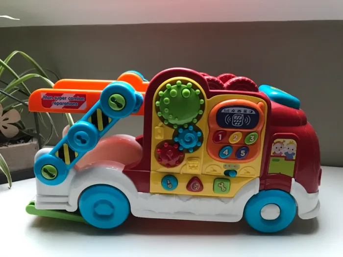 Camion tut tut bolide avec 2 véhicules - photo numéro 4