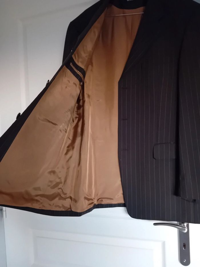 Costume noir à rayures pour homme - photo numéro 2