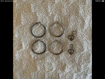 Boucles d’oreilles créoles ( 2,50 e le lot des 3 paires )