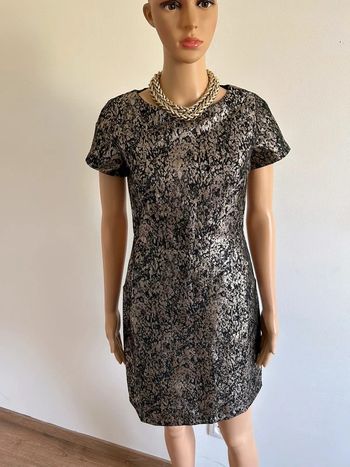 Robe noire et dorée neuve à manches courtes Molly Bracken taille XS (valeur 100€)