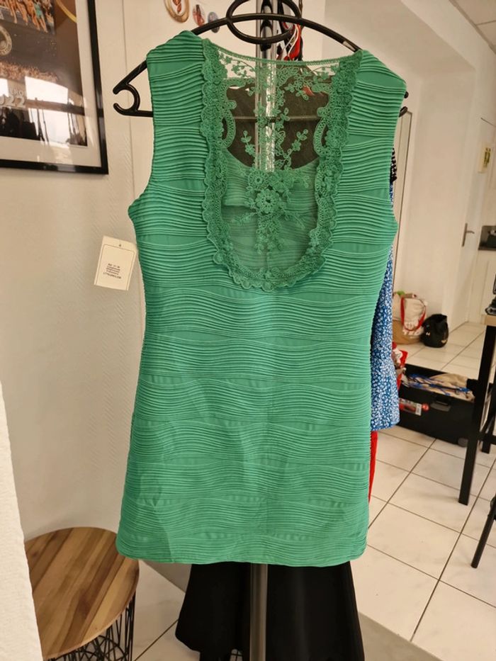 Robe courte dos ouvert - photo numéro 2