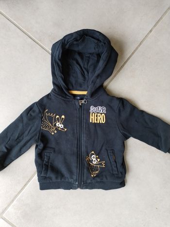 Sweat à capuche Kiabi, taille 12 mois