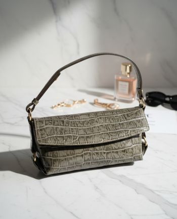 L'Élégance Japonaise : Sac Bandoulière Effet Crocodile Qualité Premium