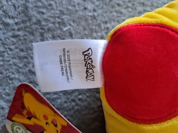 Coussin pikachu - photo numéro 5
