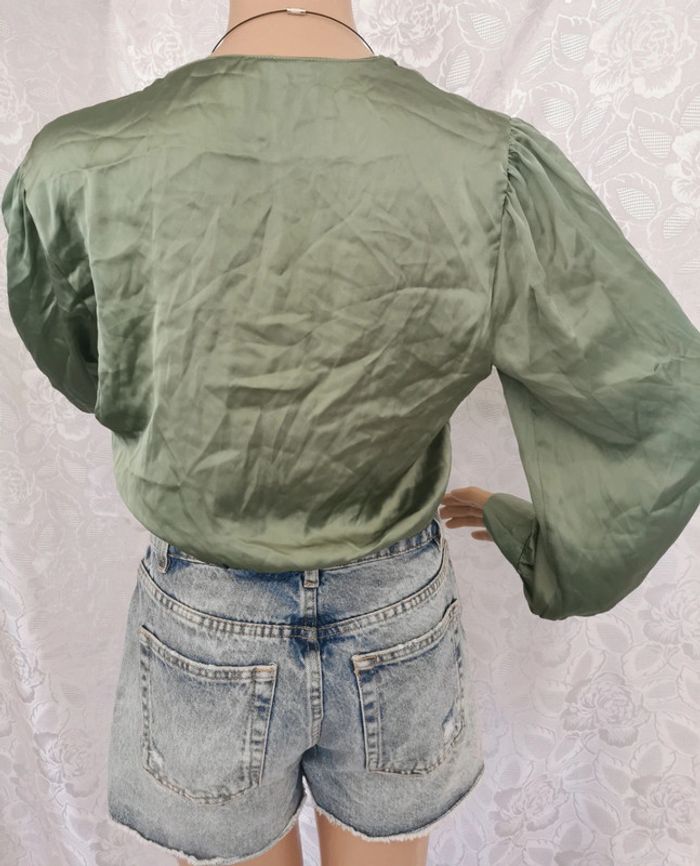 Joli crop top satiné vert pistache -Taille 38 - Zara - photo numéro 5