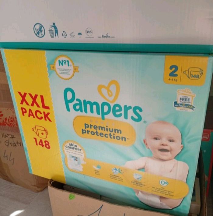 Carton 148 couches Pampers premium protection taille 2