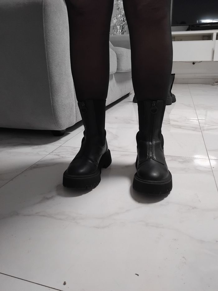 Botte femme pointure 37 prix 10euros la paires de bottes - photo numéro 3