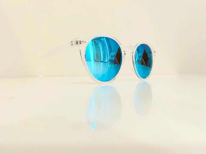 Lunette de soleil mixte Polarisée transparente verres bleus miroités uvprotection catégorie 3 - photo numéro 3