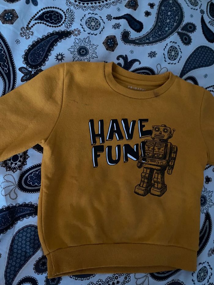 Superbe beau sweat à motifs  Primark moutarde taille 3-4 ans - photo numéro 7