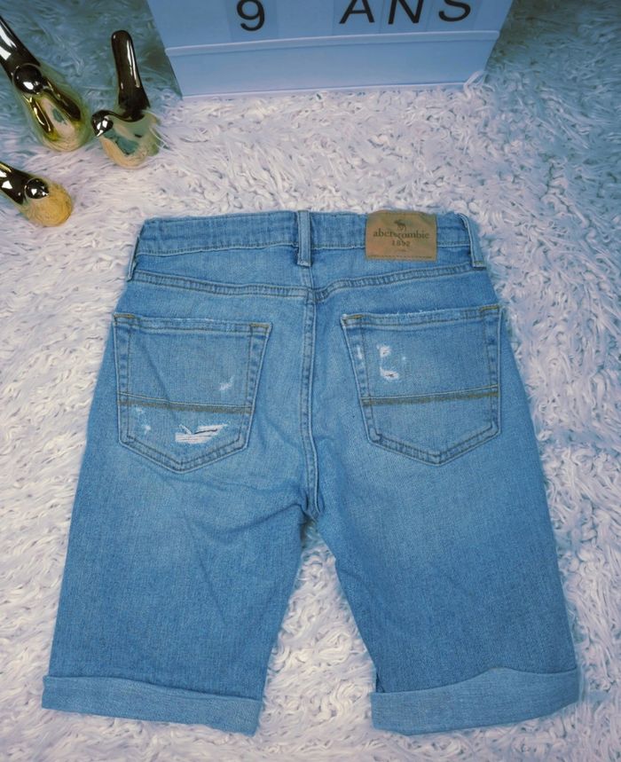 Bermuda en jean bleu clair délavé Garçon taille 9/10 ans marque Abercrombie 🎸 - photo numéro 7