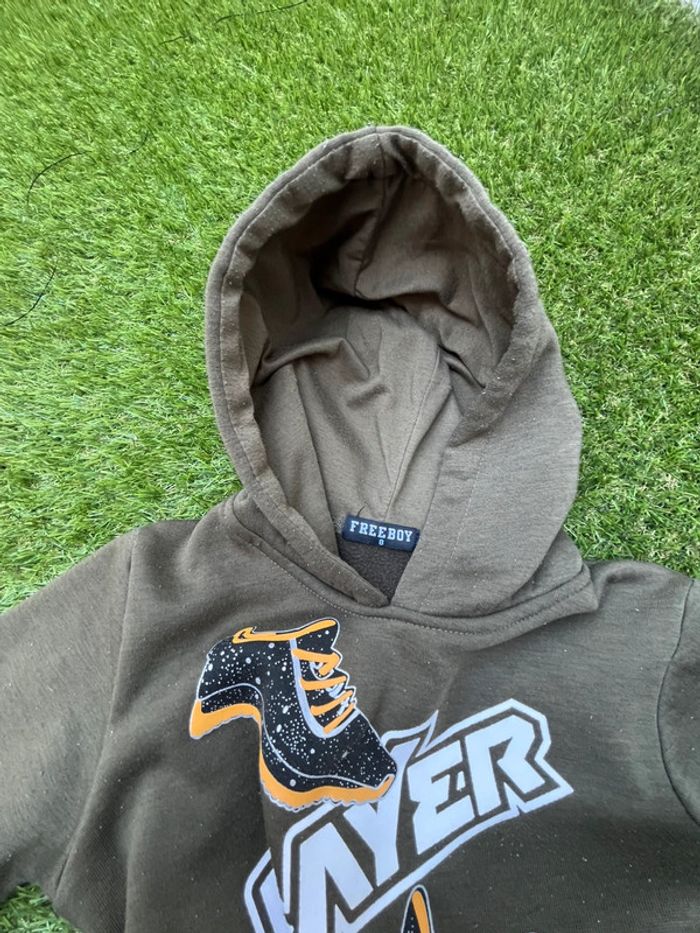 Très jolie pull à capuche Freeboy taille 8 ans - photo numéro 3