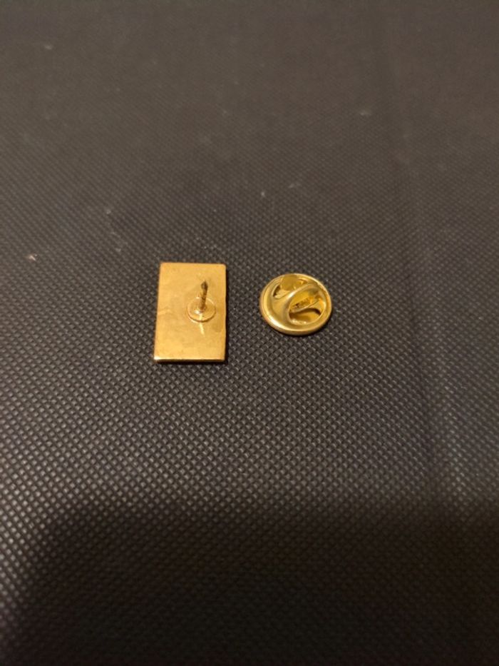 Pin's catéchisme religion - photo numéro 2