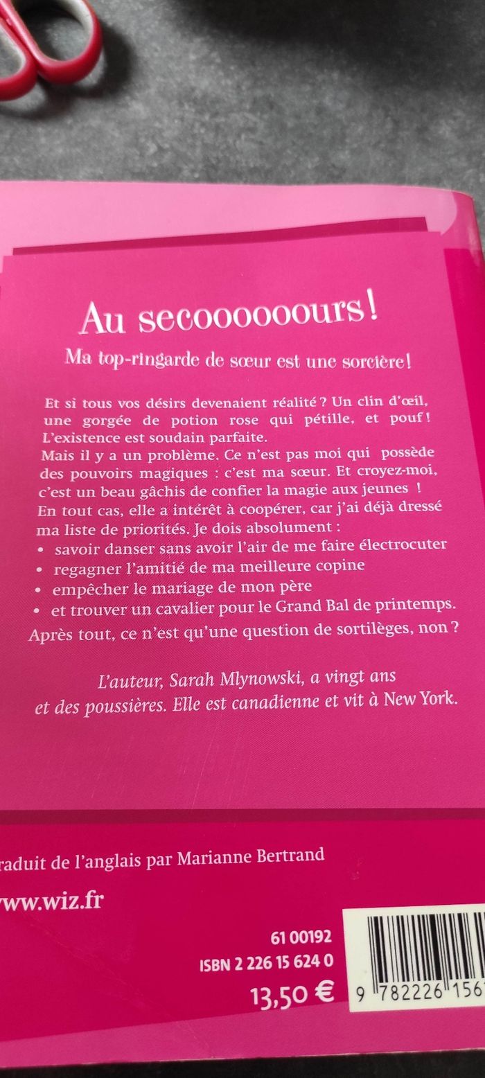 Junior - sortilèges et sac à main de Sarah Mlynowski - photo numéro 3