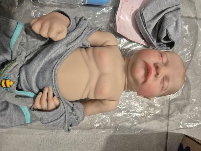 Poupée de garçon bébé réaliste Reborn Neuf - photo numéro 9
