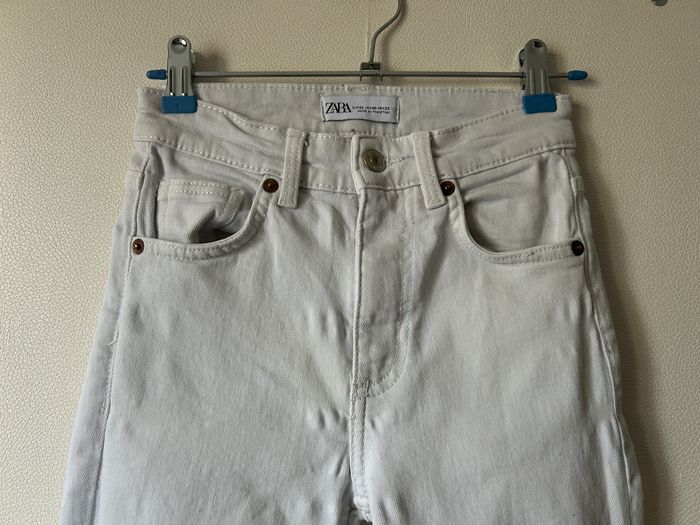 jean blanc Zara taille 32 - photo numéro 2