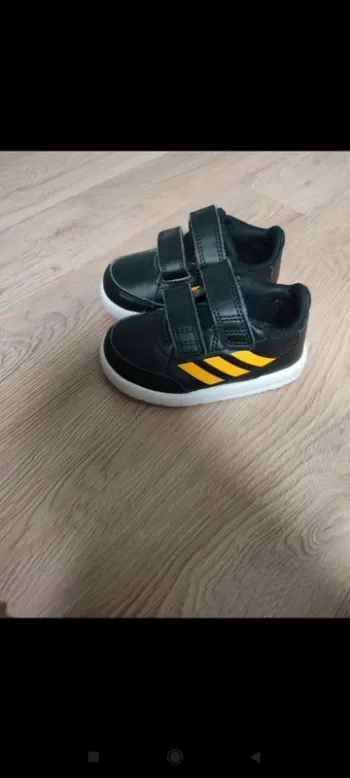 Basket adidas