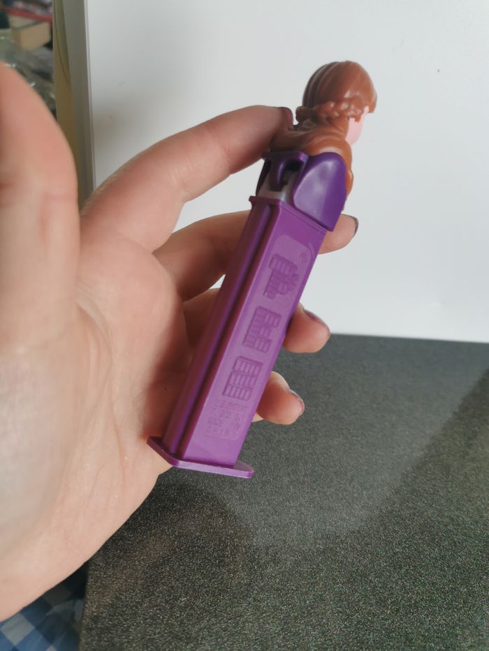 Distributeur de bonbon Pez Anna - photo numéro 2