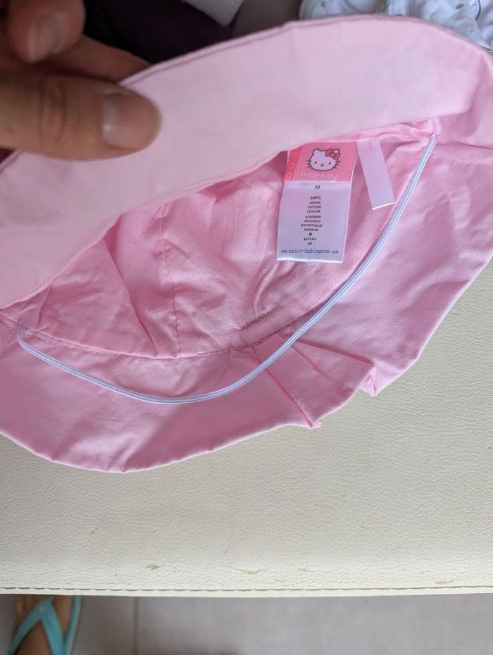 Très joli chapeau Hello Kitty neuf - photo numéro 3
