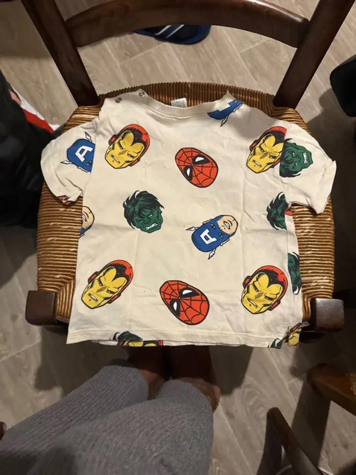 Ensemble t-shirt short bébé Marvel H&M 9/12 mois - photo numéro 3