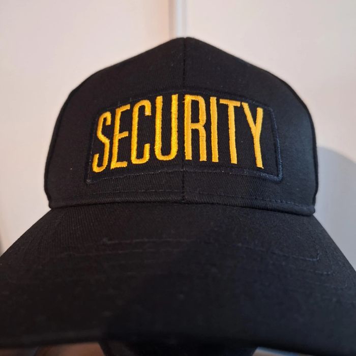 Casquette ajustable "Security" Entre protection et mode tendance - photo numéro 4