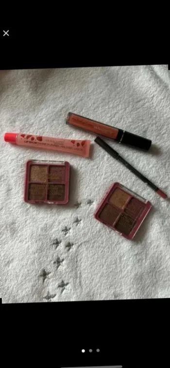 Jolie  lot de  maquillage  bellapierre