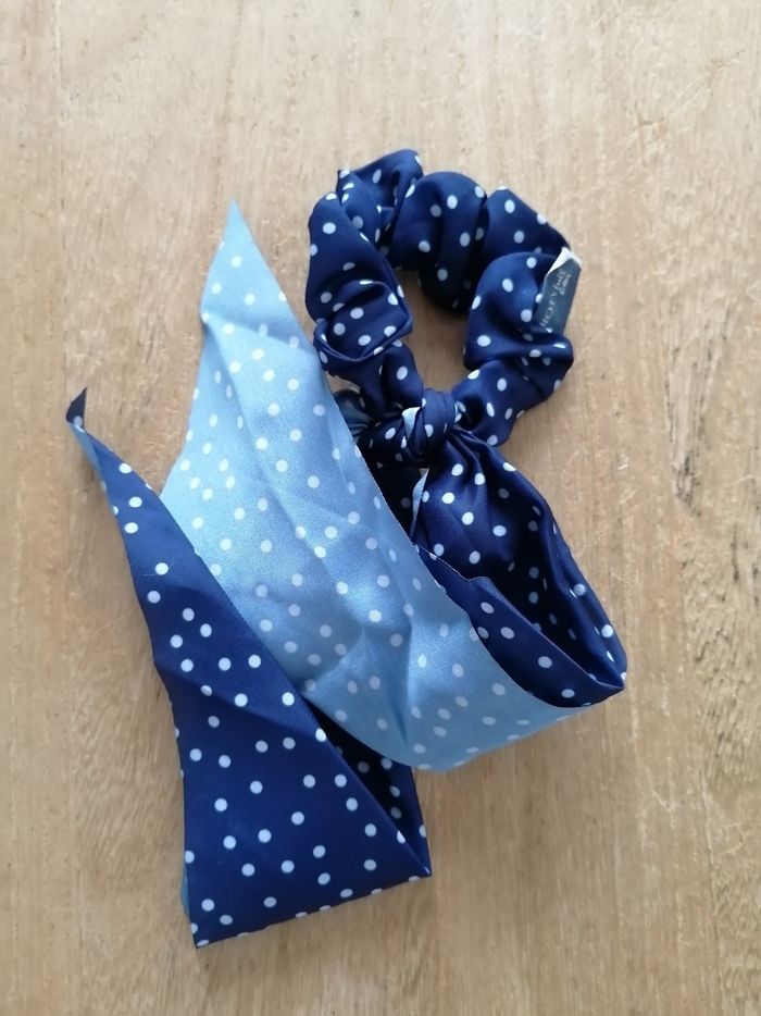 Chouchou bleu marine à pois neuf - photo numéro 2