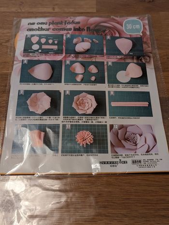 Fleur à créer neuve avec étiquettes