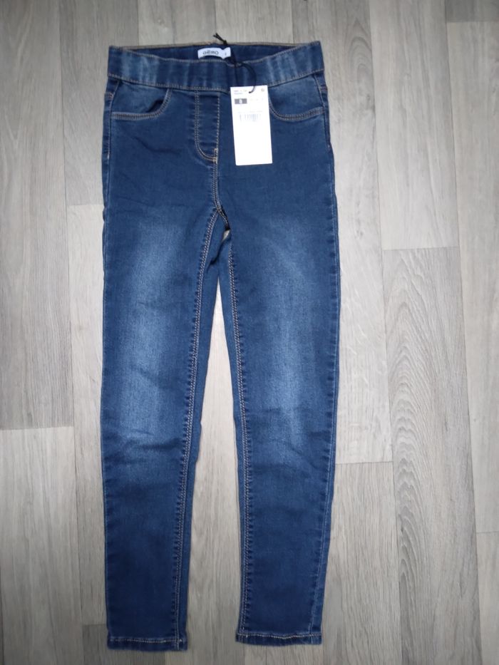 Jeans 8 ans neuf