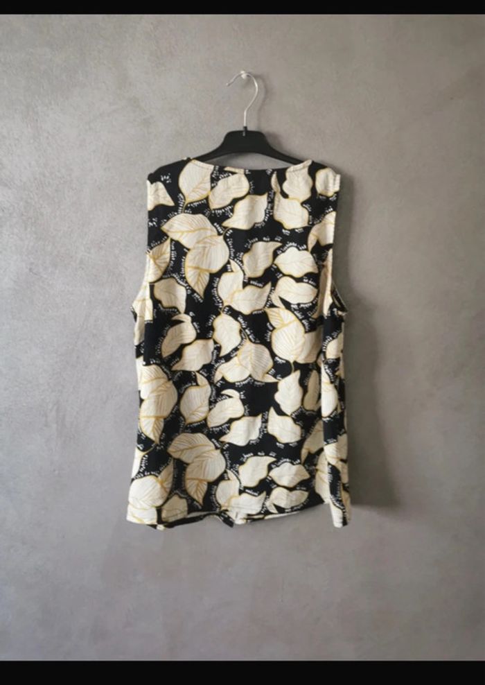 Très jolie tunique sans manches. Taille 40.Neuf - photo numéro 2