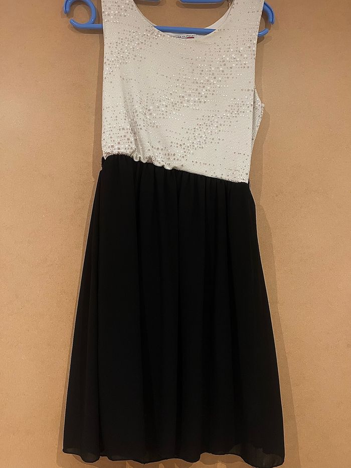Robe noir et blanche taille unique
