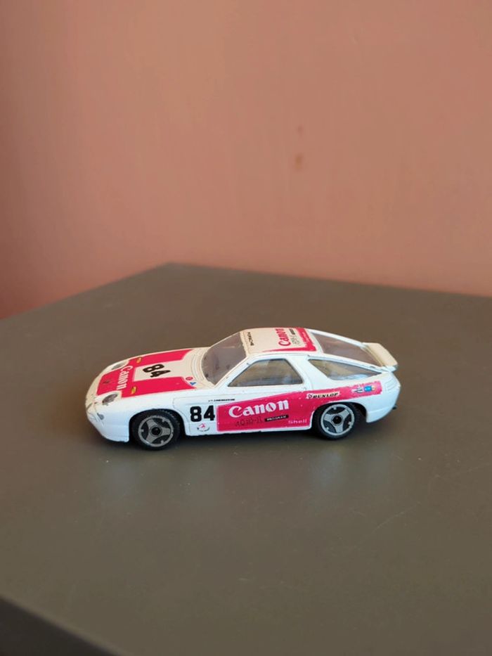 Porsche burago 928 s 4